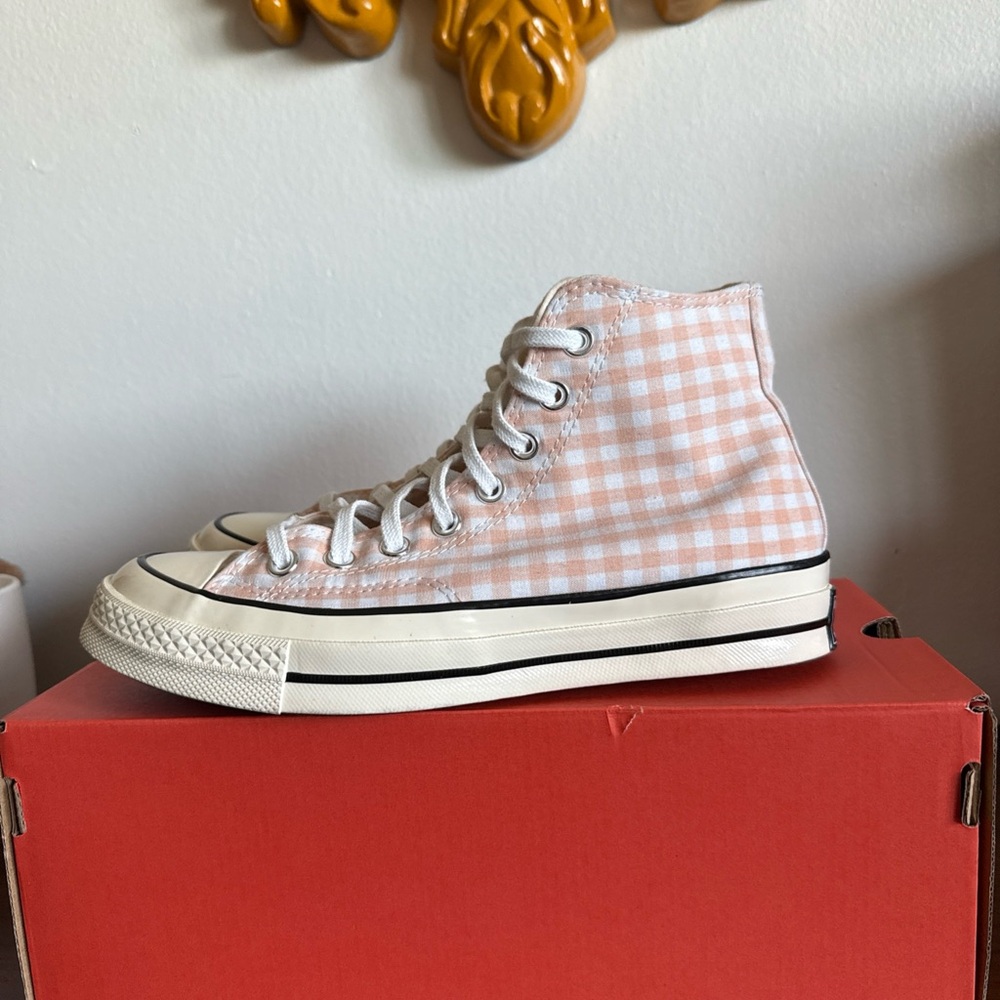 Pink / White Checkered Converse All Star High Top — MINT condition